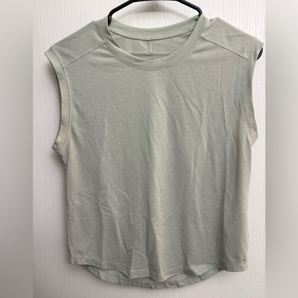 Mountain Hardwear Trekkin Go Sleeveless Shirt - Women’s S